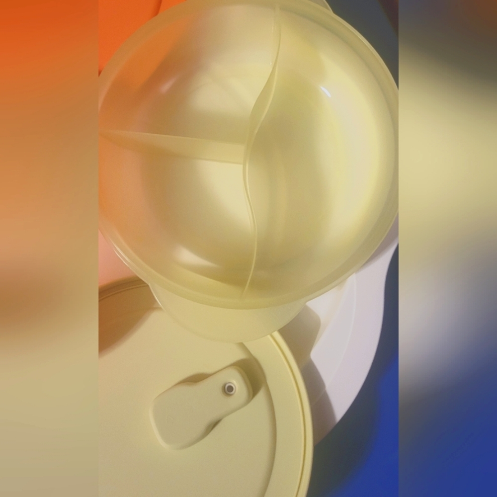 Tupperware Round Divided Container - Picture 2 of 3